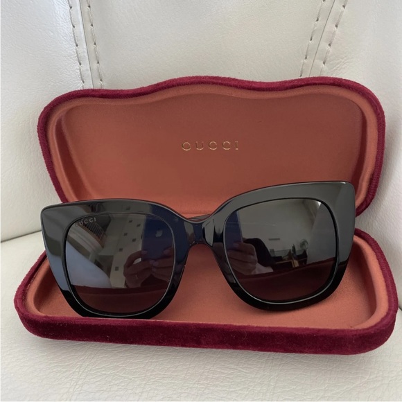 Gucci Sunglasses - Picture 11 of 12